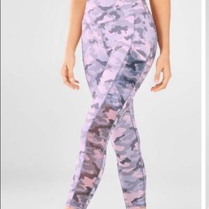 4 Pairs Fabletics Size M Leggings Bundle